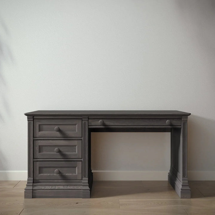 Romina Imperio Desk