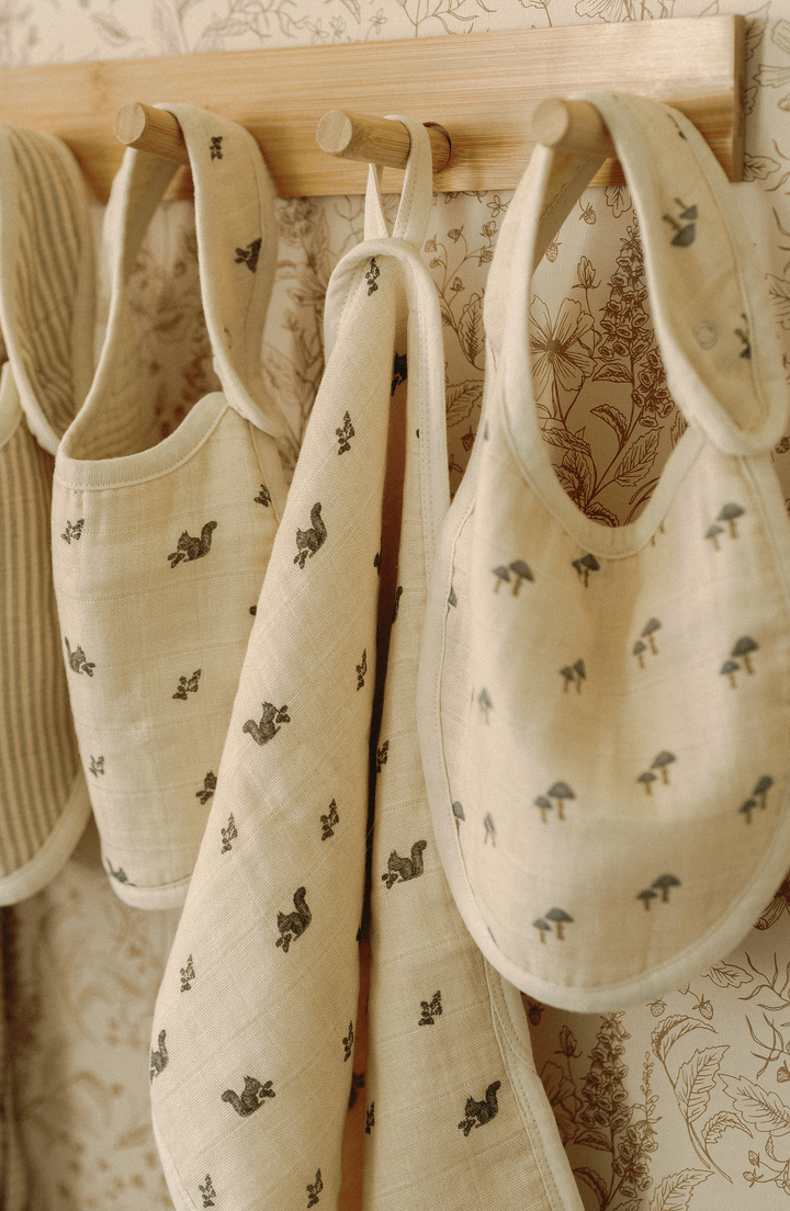 Oilo Squirrel & Mushroom | Premium Muslin Bib 2-Pack