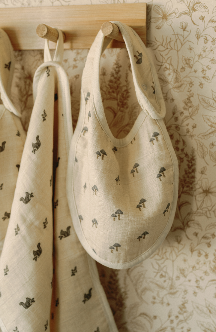 Oilo Squirrel & Mushroom | Premium Muslin Bib 2-Pack