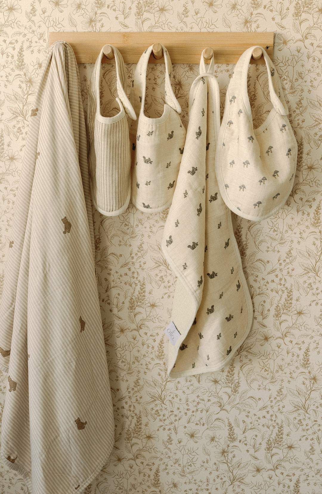 Oilo Squirrel & Mushroom | Premium Muslin Bib 2-Pack