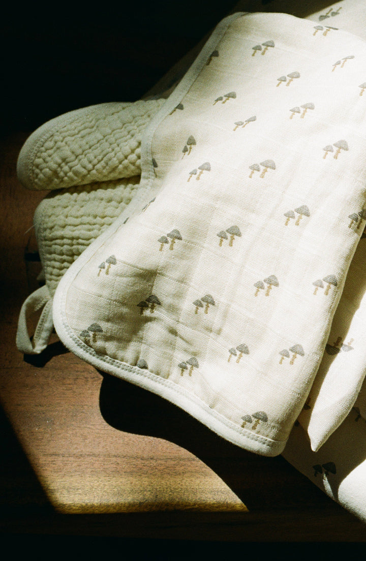 Oilo Squirrel & Mushroom | Premium Muslin Burp Cloth 2-Pack