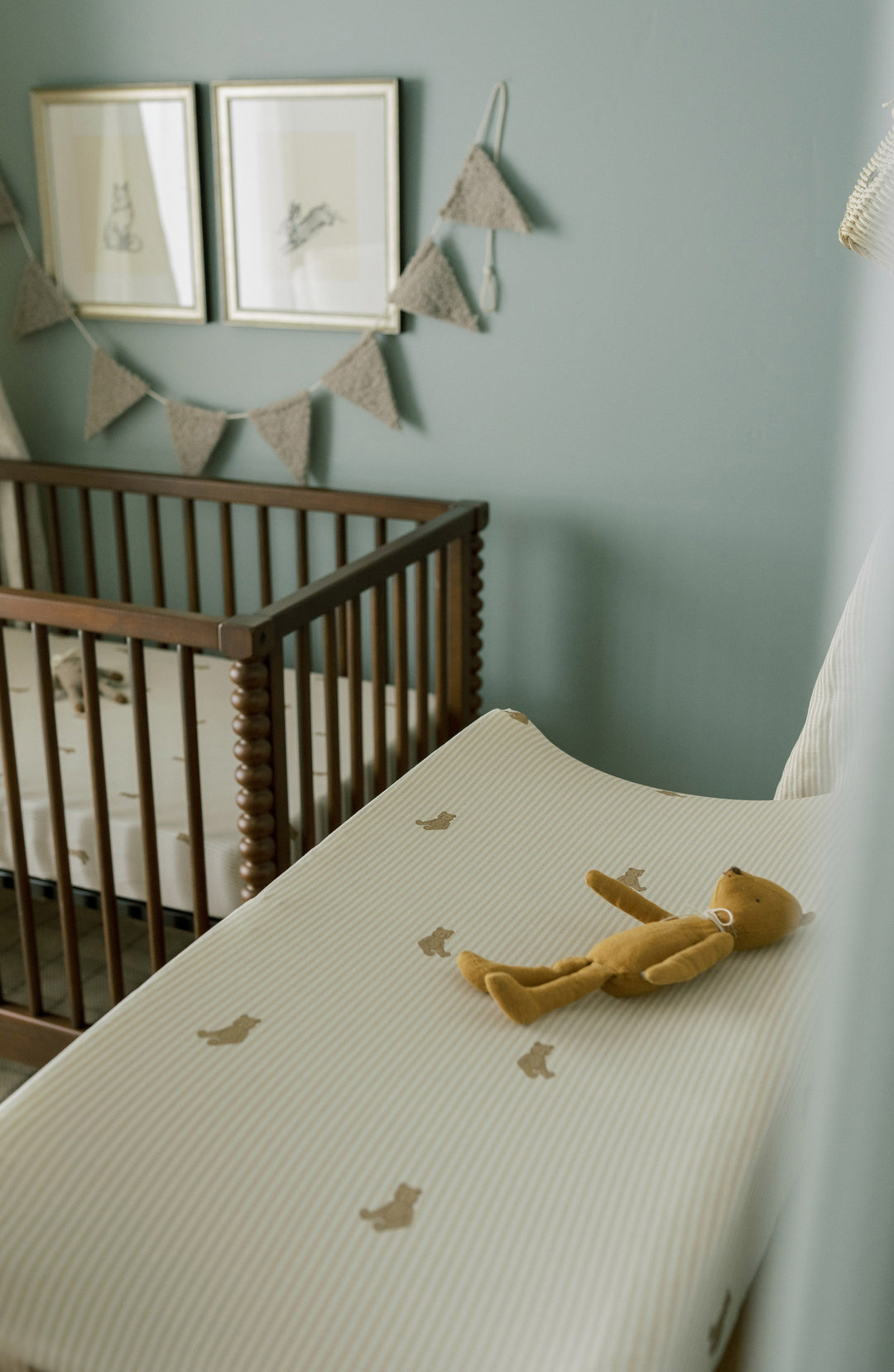 Oilo Bear | Convertible Moses Basket Sheet & Extra Small Changing Pad Cover