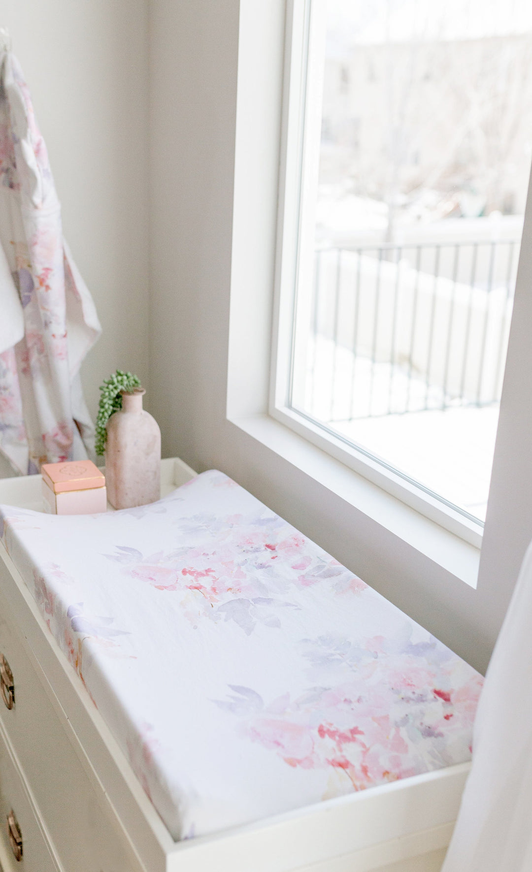 Oilo Prim Floral | Convertible Bassinet Sheet & Changing Pad Cover