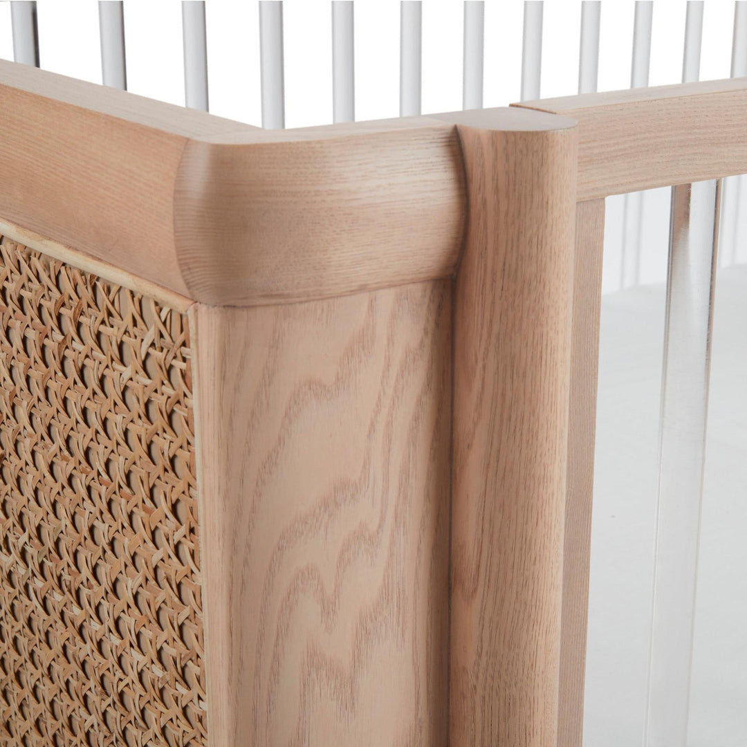 Maxi-Cosi Nursery Brisa 4-in-1 Convertible Crib with Toddler Bed/Daybed Conversion Kit | PRESALE