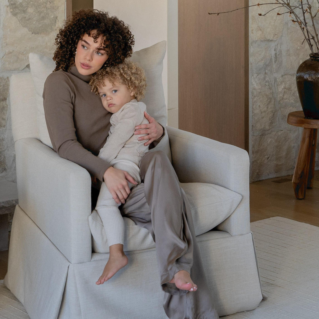 Oilo Zoey Swivel Nursery Glider