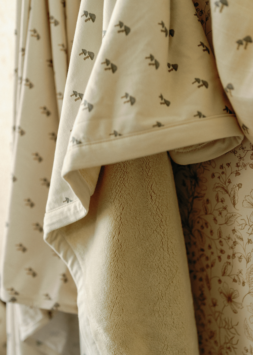 Oilo Mushroom Nursery | Cuddle Blanket