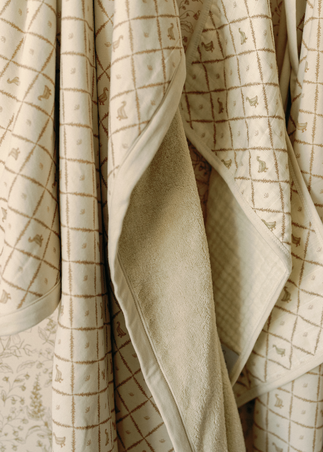 Oilo Butter Yellow Duck | Cuddle Blanket