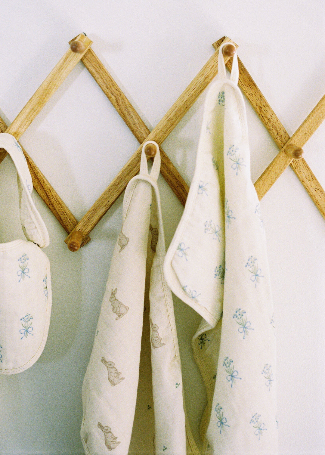 Oilo Bunny & Lily of the Valley | Premium Muslin Burp Cloth 2-Pack