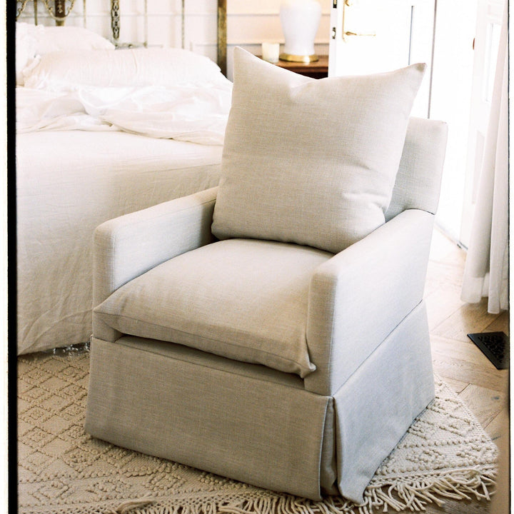 Oilo Zoey Swivel Nursery Glider