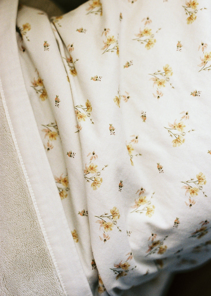 Oilo Dainty Floral | Cuddle Blanket