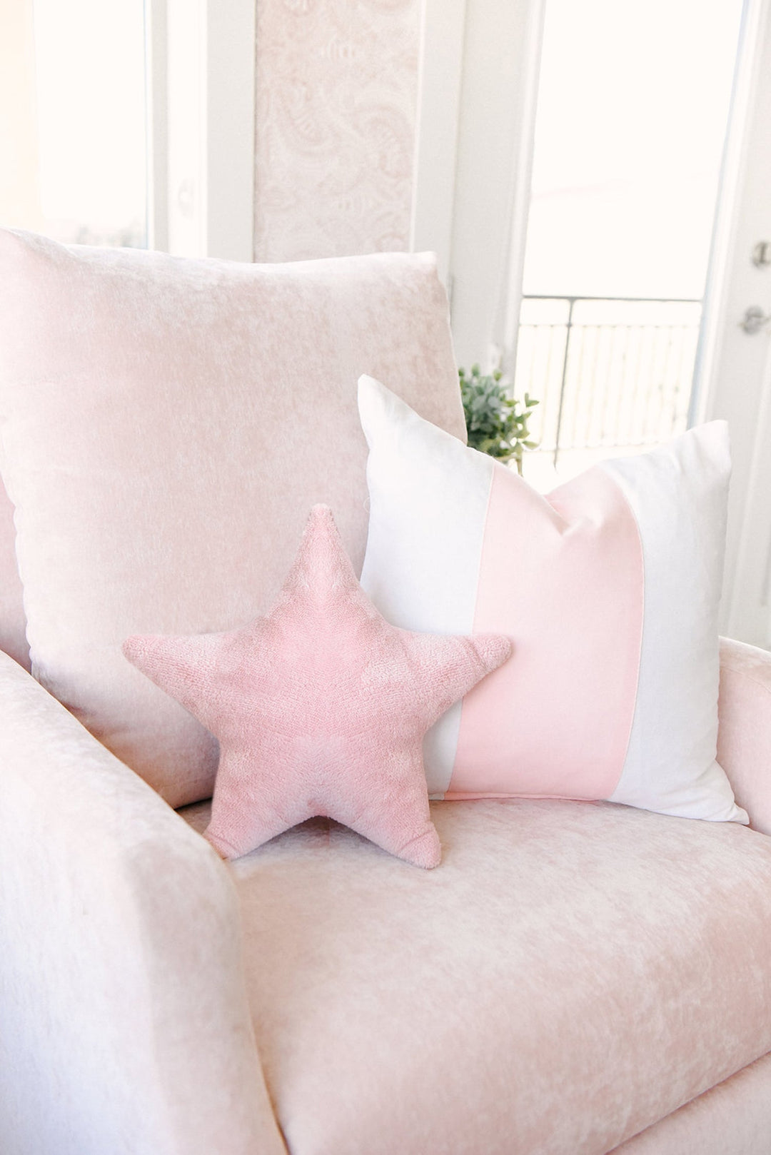 Oilo Plush Star Dream Pillow | Blush Pink
