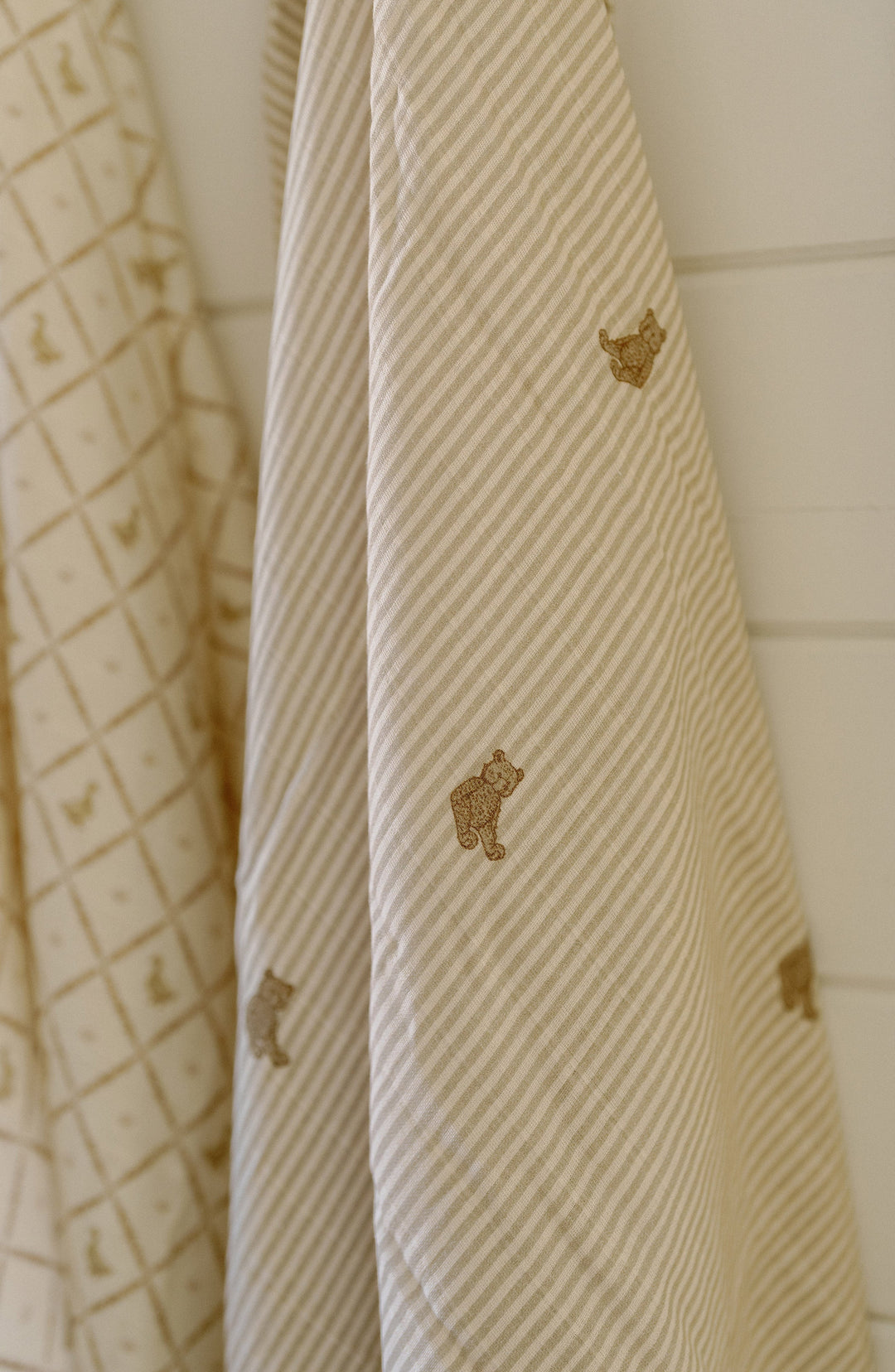Oilo Bear & Butter Yellow Duck | Muslin Swaddle Blanket Set