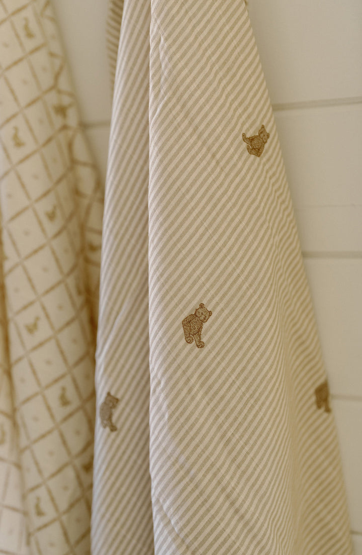 Oilo Bear & Butter Yellow Duck | Muslin Swaddle Blanket Set