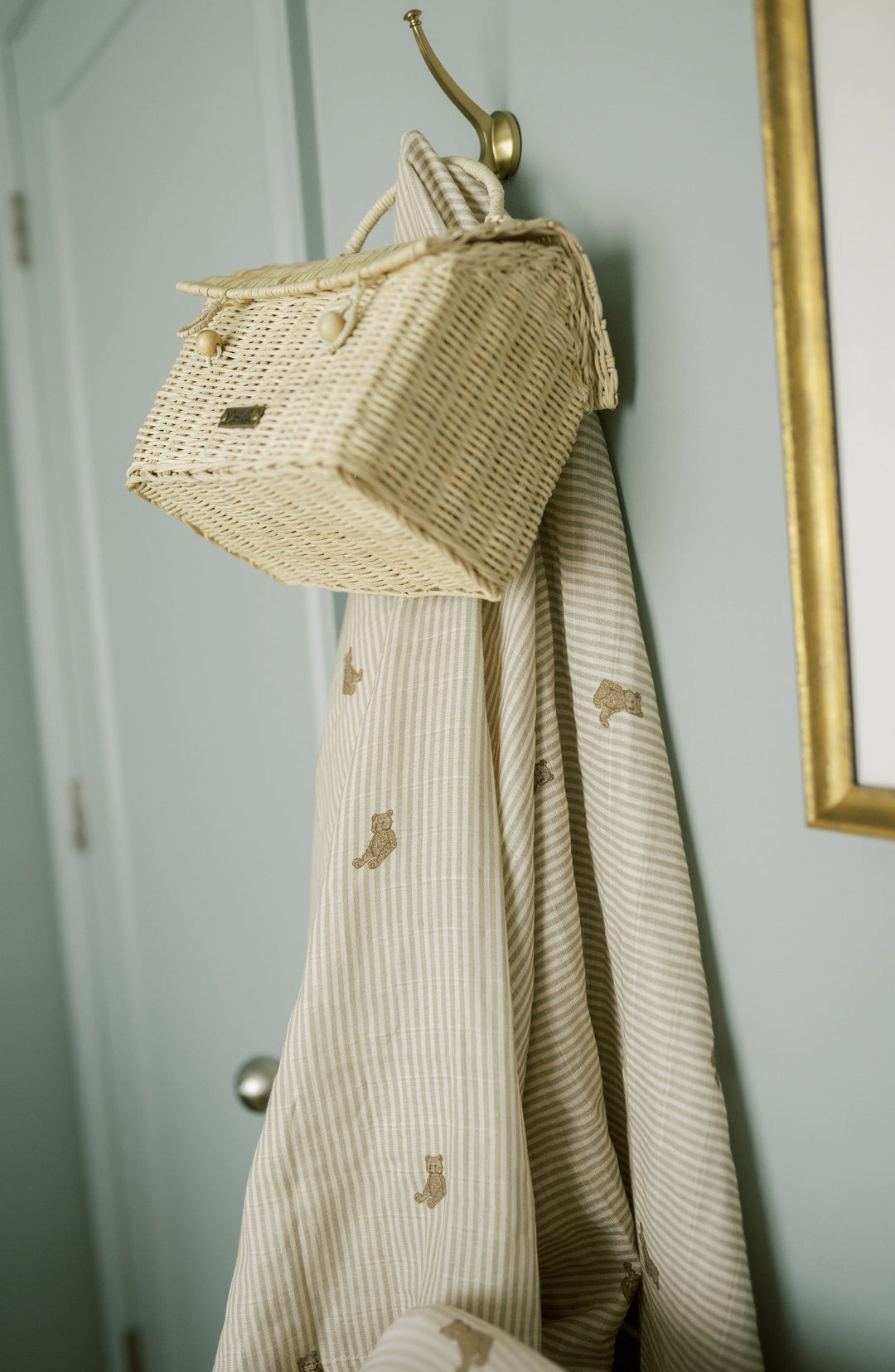 Oilo Bear & Butter Yellow Duck | Muslin Swaddle Blanket Set