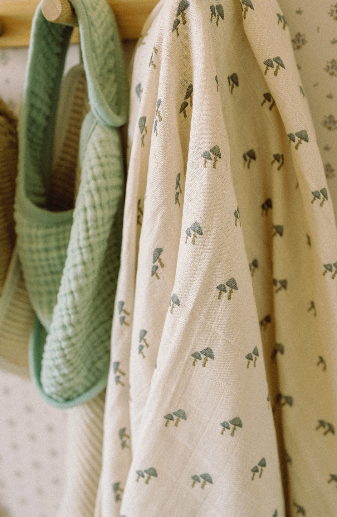 Oilo Squirrel & Mushroom | Muslin Swaddle Blanket Set