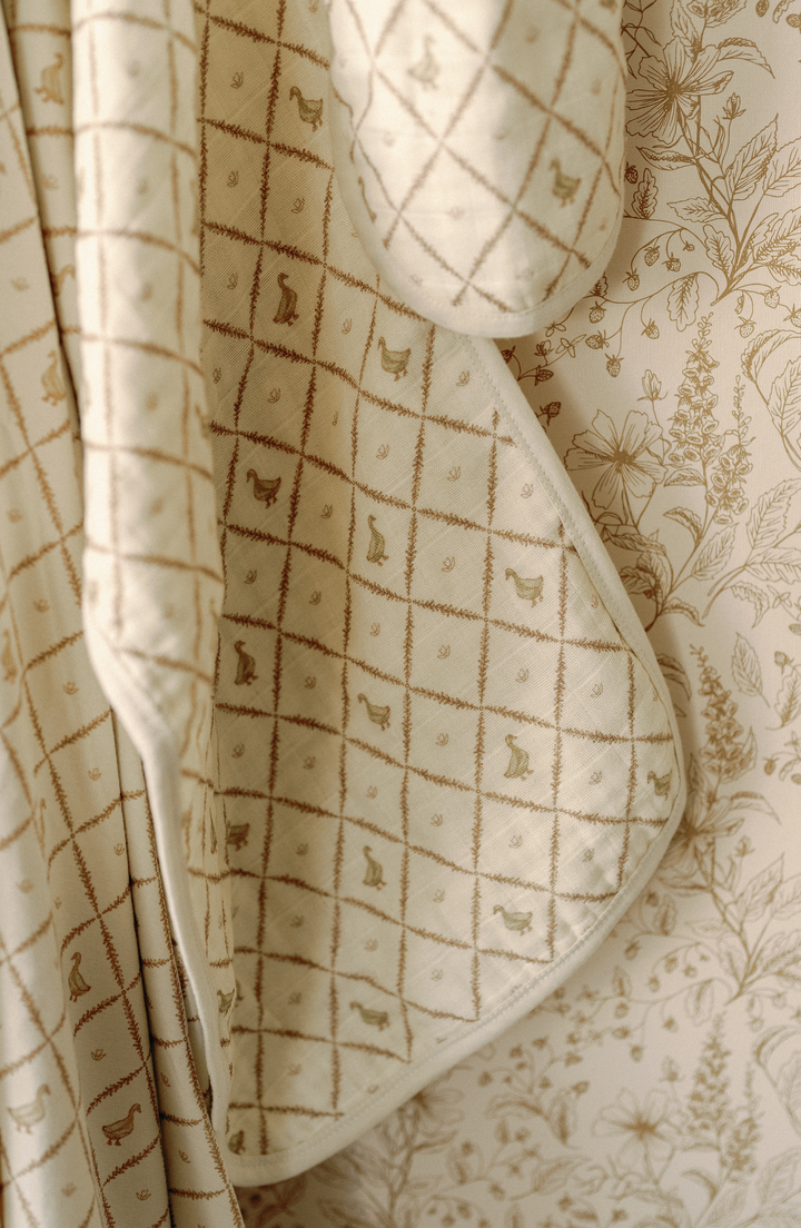 Oilo Bear & Butter Yellow Duck | Premium Muslin Burp Cloth 2-Pack