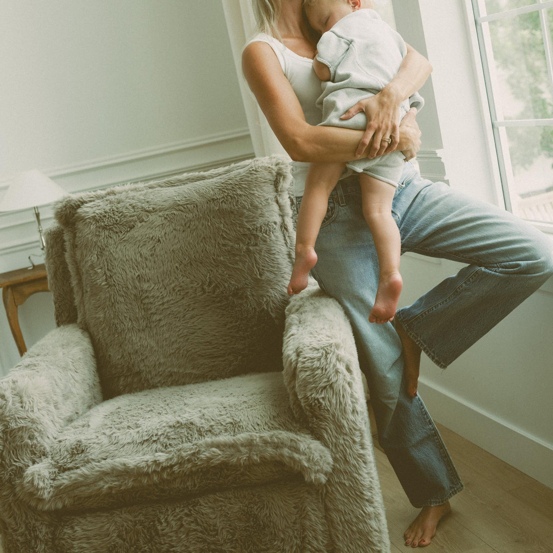 Oilo Flynn Gliding Swivel Nursery Recliner