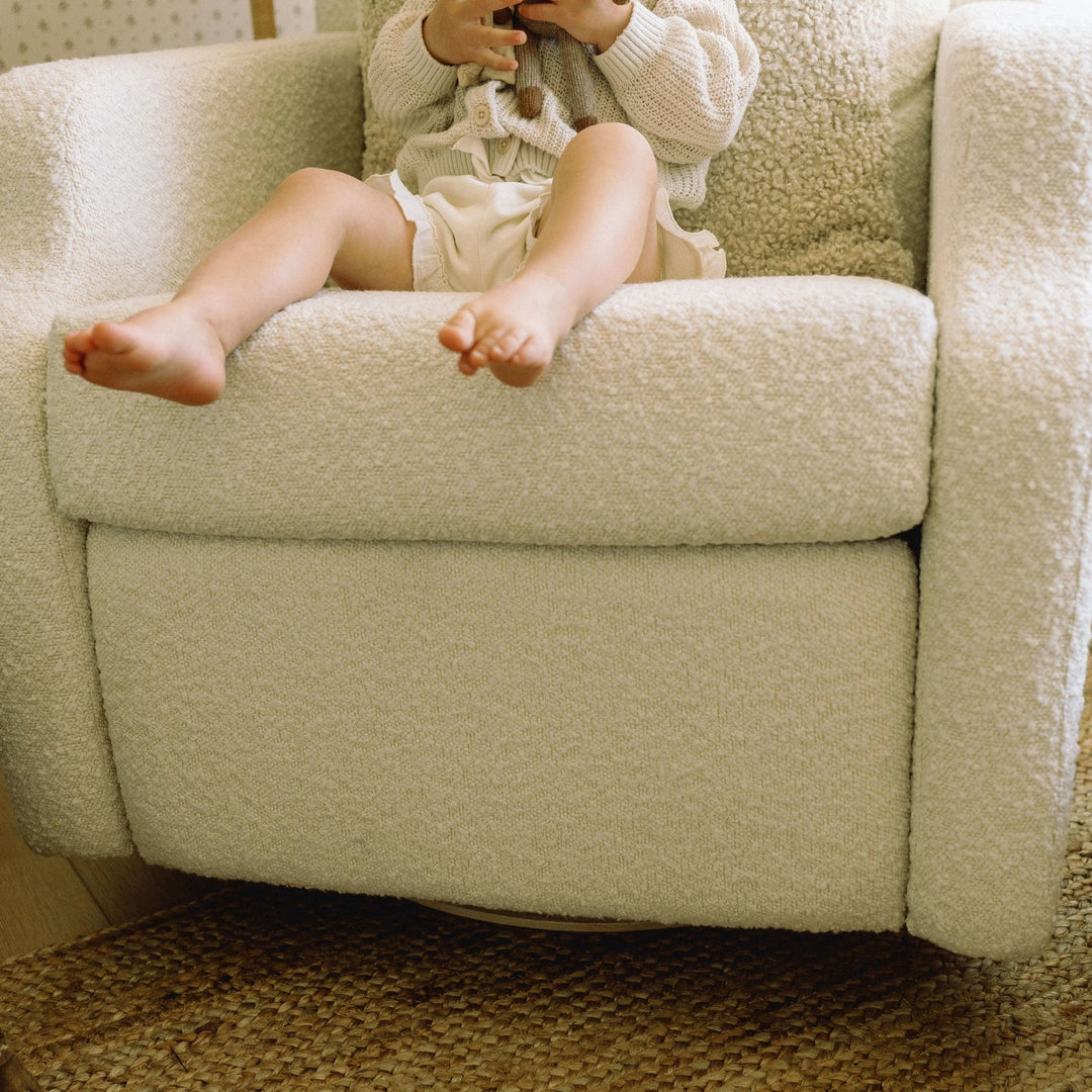 Oilo Harlow Gliding Swivel Nursery Recliner