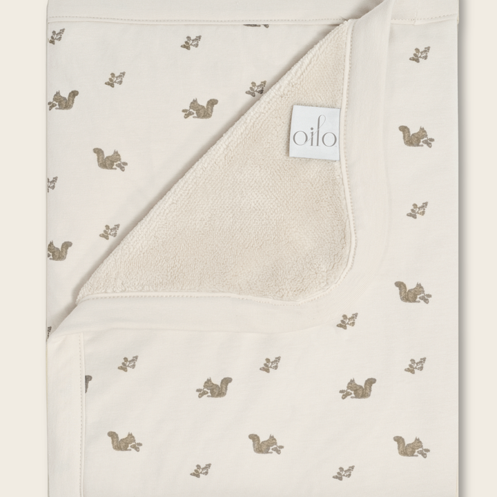 Oilo Squirrel | Cuddle Blanket